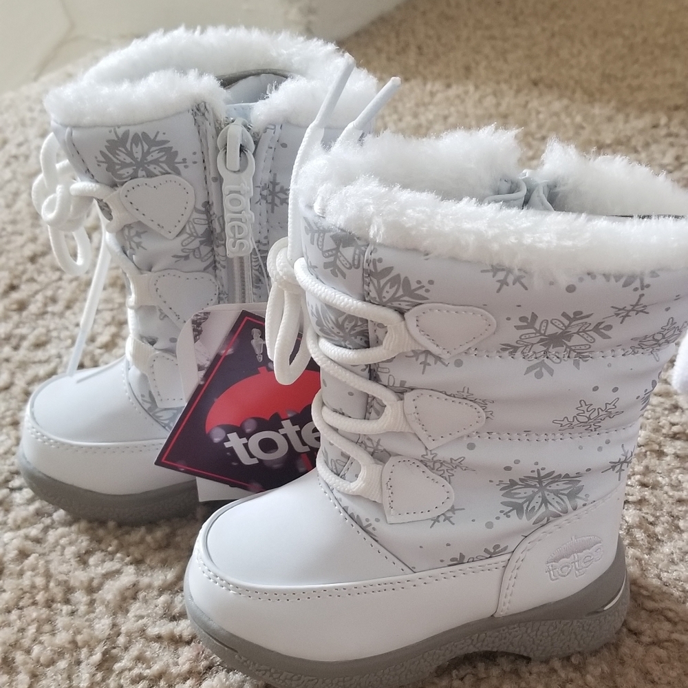 Totes toddler snow boots
